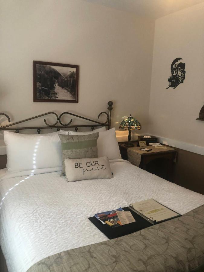 The Bent Elbow Hotel Silverton Dış mekan fotoğraf